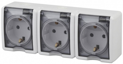 Розетка ЭРА Эксперт 3х2P+E IP54 16A 250V 11-2405-01 Б0020720, цвет белый,  в современном стиле