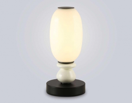 Настольная лампа Ambrella Light HIGH LIGHT LH53154 на площадь до 4 кв.м., цвет белый,  в стиле модерн