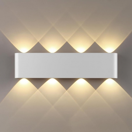 Настенный светильник Odeon Light Magnum Hightech 7192/8WL на площадь до 3 кв.м., цвет белый,  в стиле Хай-тек